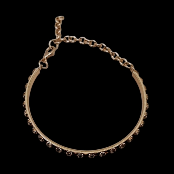 Elegant Gold Bracelet Set - Picture 7 of 12